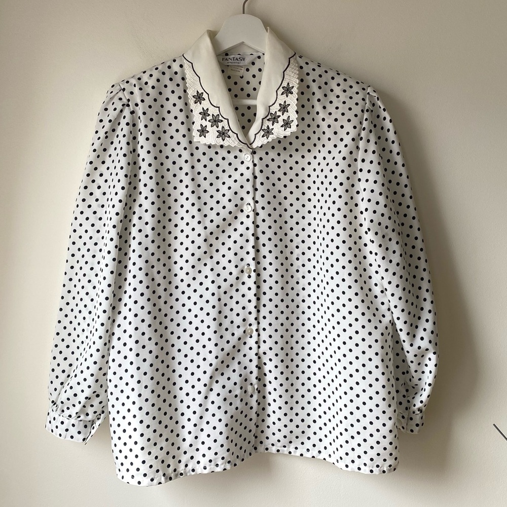 Vintage black and white polka dot print puff shoulder blouse - Picture 6 of 16